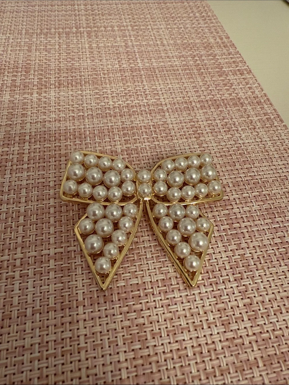 Stoney Clover Lane Gold Bow Pearl Brooch